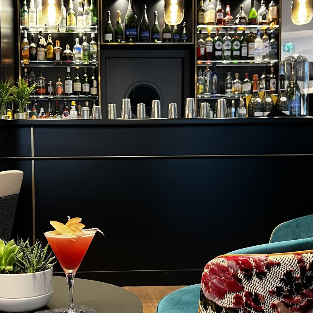 Bar Lumen 2